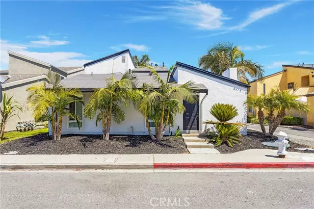 2272 Pamela LN, Costa Mesa, CA 92627