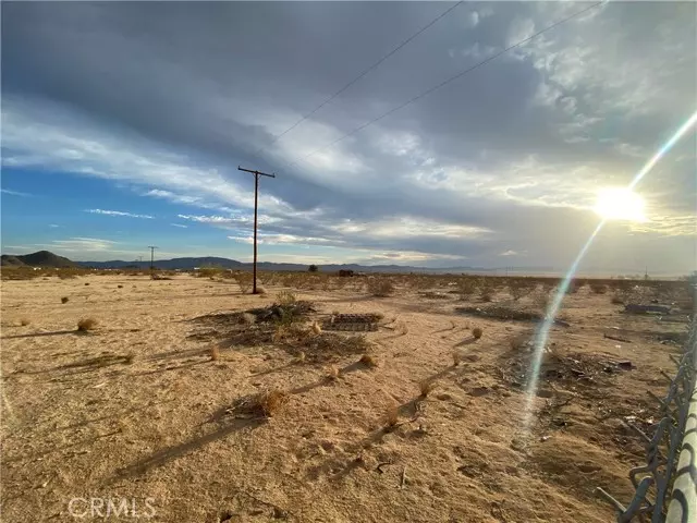 Landers, CA 92284,60366 Terry LN