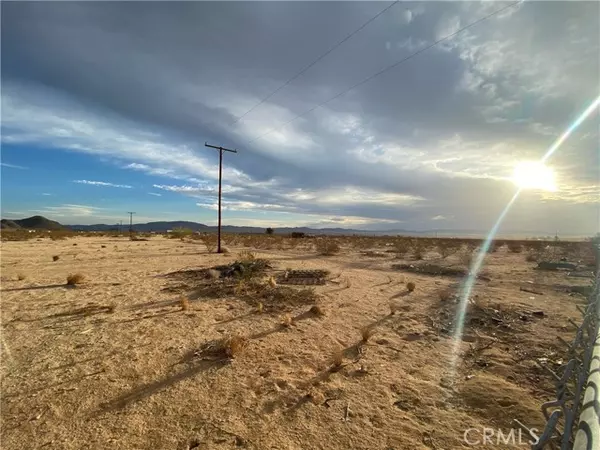 60366 Terry LN, Landers, CA 92284