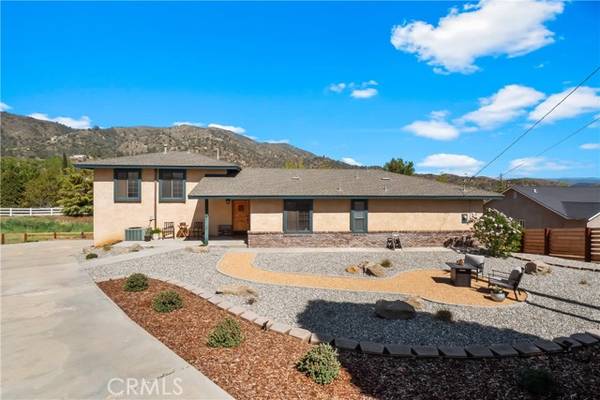 21112 Hillcrest CT, Tehachapi, CA 93561