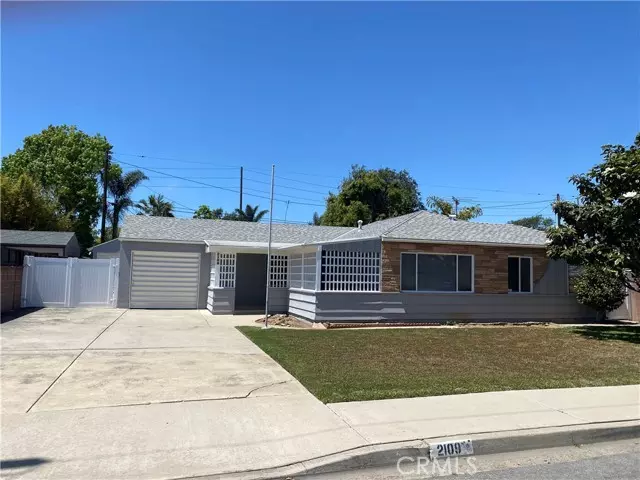 2109 Continental AVE, Costa Mesa, CA 92627