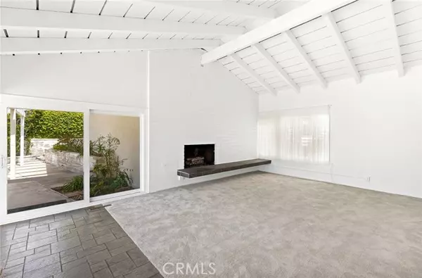 Corona Del Mar, CA 92625,207 Milford DR