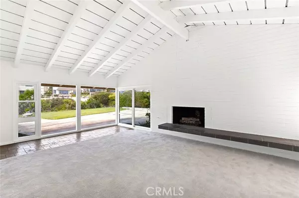 Corona Del Mar, CA 92625,207 Milford DR