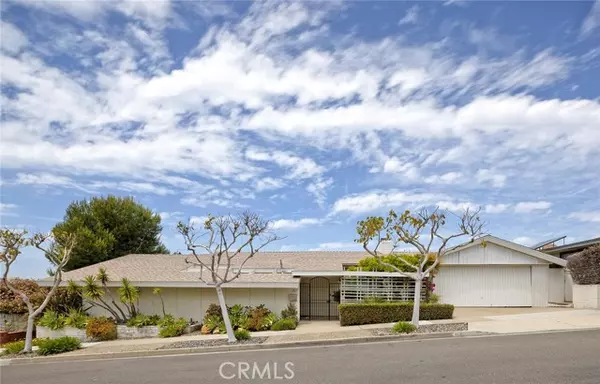 Corona Del Mar, CA 92625,207 Milford DR