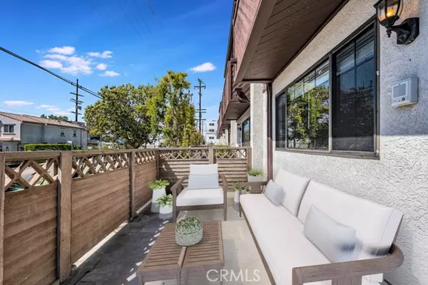 Canoga Park, CA 91303,7130 Glade AVE A