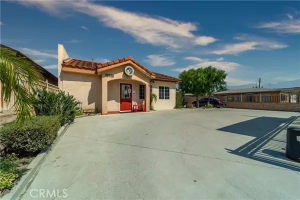 South Gate, CA 90280,10112 10108 California AVE