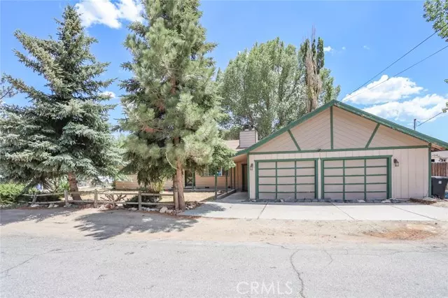 328 Grenfall LN, Big Bear City, CA 92314