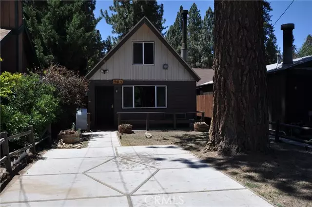 924 W Country Club BLD, Big Bear City, CA 92314