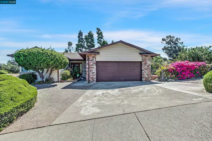 301 Danny Ct, Pinole, CA 94564