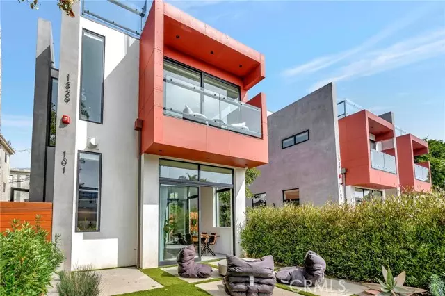 1329 California AVE 101, Santa Monica, CA 90403
