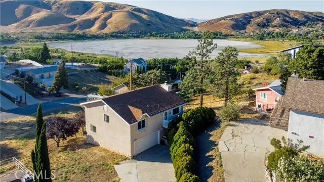 42819 Apollo DR, Lake Elizabeth, CA 93532