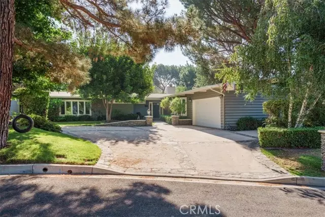 2251 Richey DR, La Canada Flintridge, CA 91011