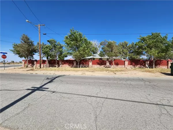 1352 W Avenue N, Palmdale, CA 93551