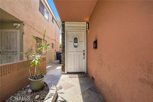 South Gate, CA 90280,10515 San Anselmo AVE