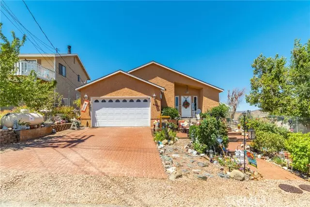 42647 Pinecliff DR, Lake Elizabeth, CA 93532