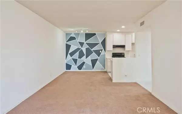 Canoga Park, CA 91304,21000 Parthenia ST 22