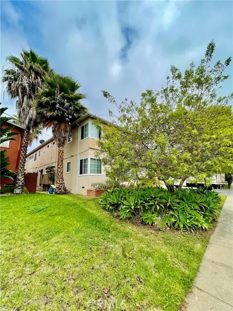Inglewood, CA 90301,639 E Queen ST