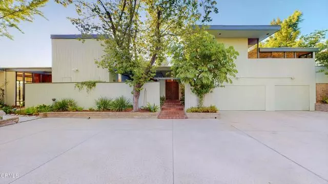 4949 Terracita LN, La Canada Flintridge, CA 91011