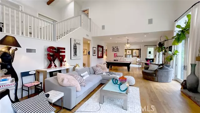 3880 Alta Mesa DR, Studio City, CA 91604