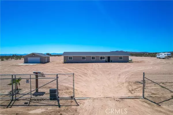 Landers, CA 92285,60171 Terry LN