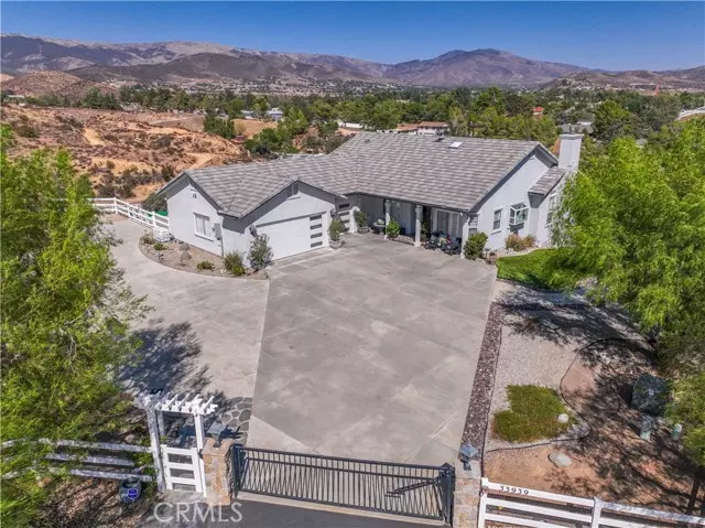 33939 Bradmore CT, Agua Dulce, CA 91390