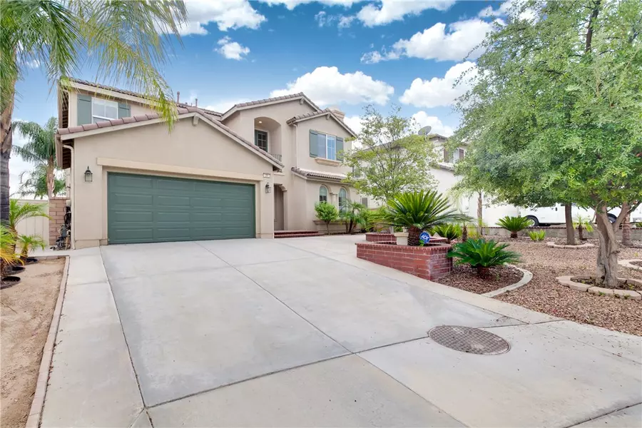 21 Via Del Renal CT, Lake Elsinore, CA 92532