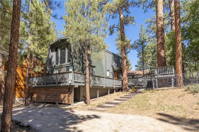 355 Northern Cross DR, Big Bear Lake, CA 92315