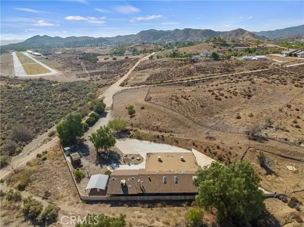 Agua Dulce, CA 91390,9801 White Fox LN