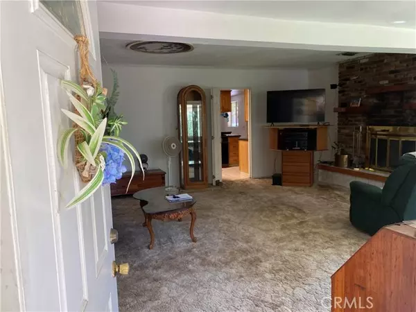 La Crescenta, CA 91214,4924 Lowell AVE