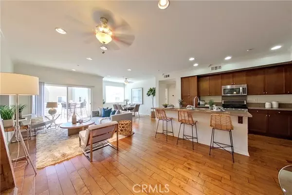 Hawthorne, CA 90250,13124 Central AVE 302