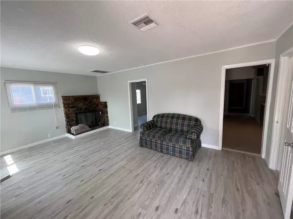 Inglewood, CA 90301,425 E 99th ST