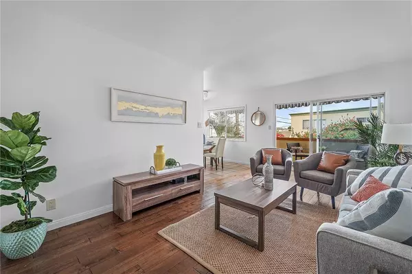 Santa Monica, CA 90405,2702 11th ST 5