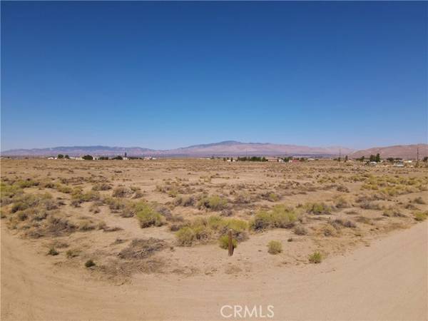 700 75th ST, Rosamond, CA 93560