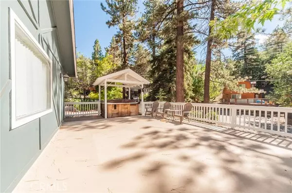 Big Bear Lake, CA 92315,934 Menlo DR