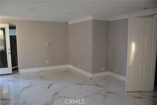 Glendale, CA 91208,1824 Crestmont CT