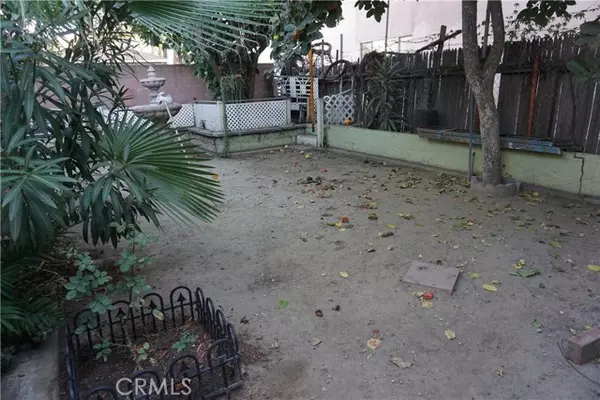 Downey, CA 90241,8354 La Villa ST