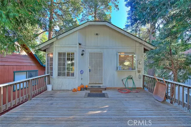 785 Woodland RD, Crestline, CA 92325