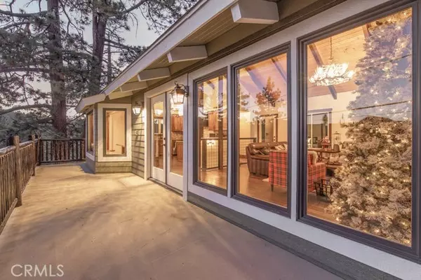 Fawnskin, CA 92333,1092 Crags LN