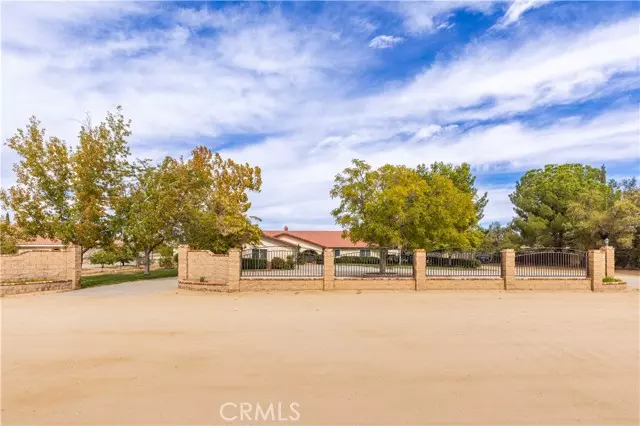 2257 W Avenue N8, Palmdale, CA 93551