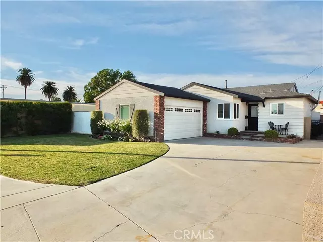 11607 175th ST, Artesia, CA 90701