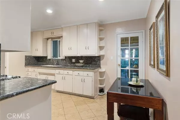 Lake Balboa, CA 91406,15720 Bassett ST