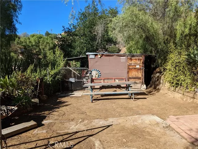 CA 91311,108 SARALYNN LN