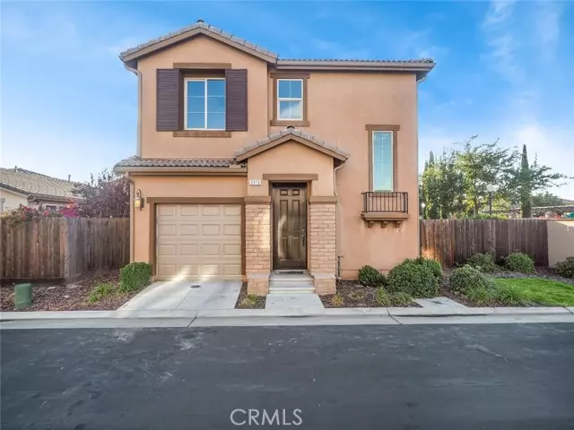 3310 Alps LN, Clovis, CA 93619