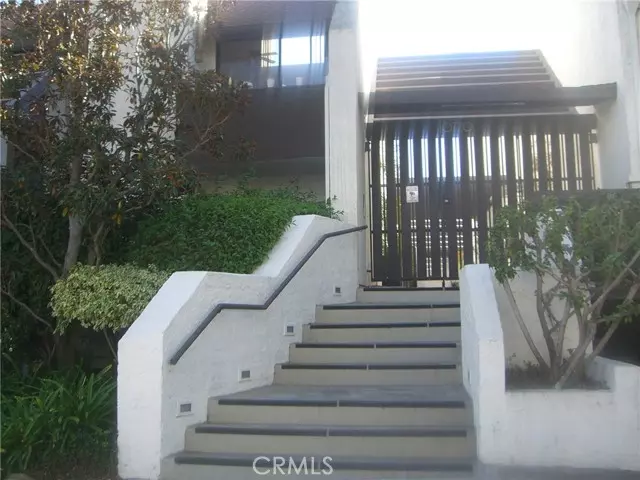 Los Angeles, CA 90024,10720 Ohio AVE 2