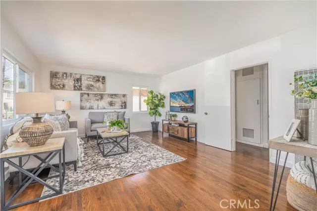 3842 E 5th ST, East Los Angeles, CA 90063