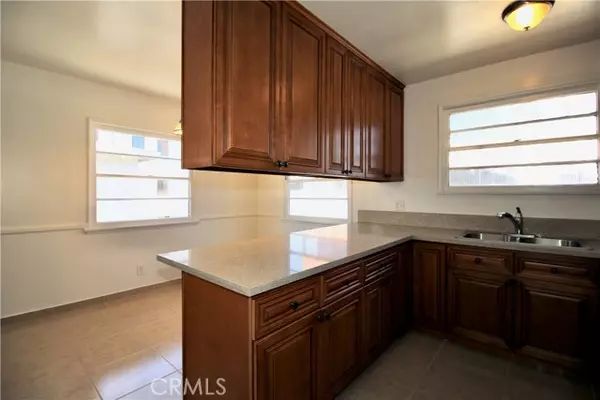 Valley Village, CA 91607,4706 Vantage AVE 4