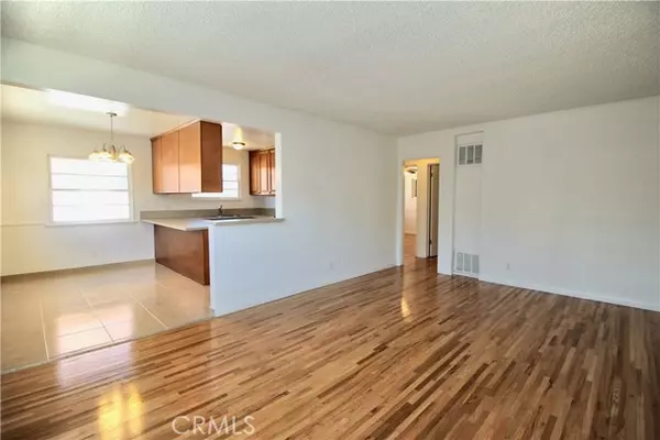 Valley Village, CA 91607,4706 Vantage AVE 4