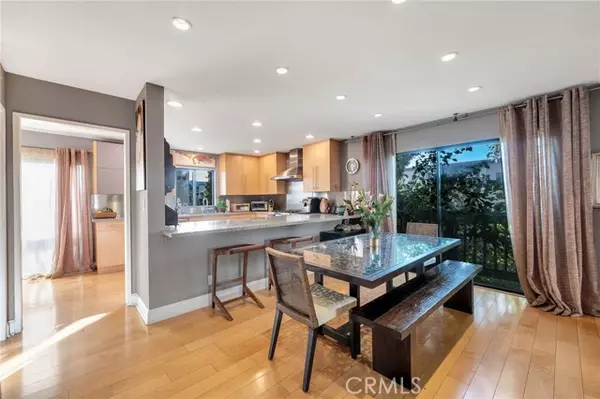 Studio City, CA 91604,4222 Troost AVE 21