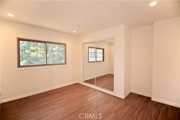 North Hollywood, CA 91605,6951 Simpson AVE A11