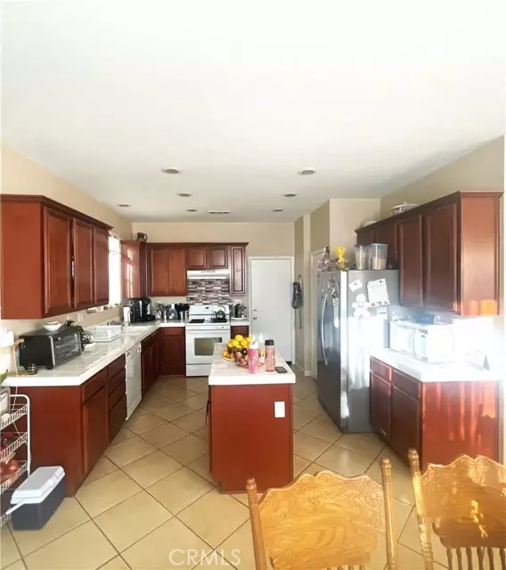 Palmdale, CA 93551,2346 Spice Pecan WAY